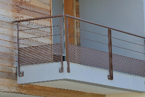 garde-corps métallique, barreaudé lisse horizontal, rambarde, protection anti chute main courant tube rond, grille, deco métal, garde-corps brut ou thermolaqué industrielle sur mesure remplissage tôle perforées loft