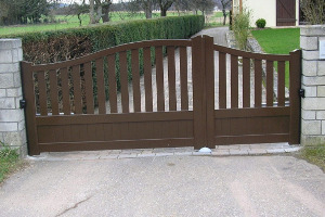 portail aluminium portail fer portail barreaudé portail chapeau de gendarme portail cintré portail métallique potail 2/3 1/3 deux tiers un tier cloture sur mesure