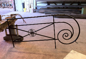 garde-corps métallique, fer forgée, volute, rambarde, protection anti chute main courante moulurée, grille, deco métal, garde-corps brut ou thermolaqué industrielle sur mesure remplissage loft