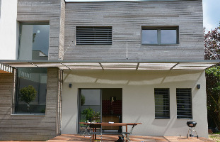 Brise soleil, pare soleil, suspente filin cable inox,remplissage late de bois ajourées, pergola, tonnelle, métal design, deco terrasse charpente métallique