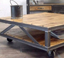 metal design table basse décorative, sur messure, esprit loft de type industriel.