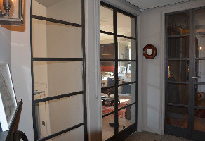 Ménuiserie métallique acier, porte d'intérieure verriere fenêtre, cloison intérieure, structure acier brut type loft sur mesure, vitrage sécurit, verrière type atelier d'artiste, chassis d'artiste