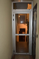 Porte de hall en aluminium, controle d'acces avecc digicode, ventouses, vigik, vitrage sécurit.